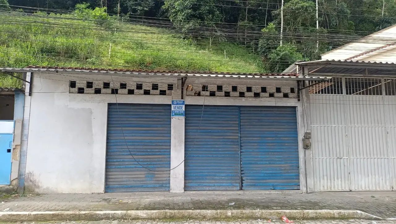 Loja Comercial+ Amplo terreno nos fundos 