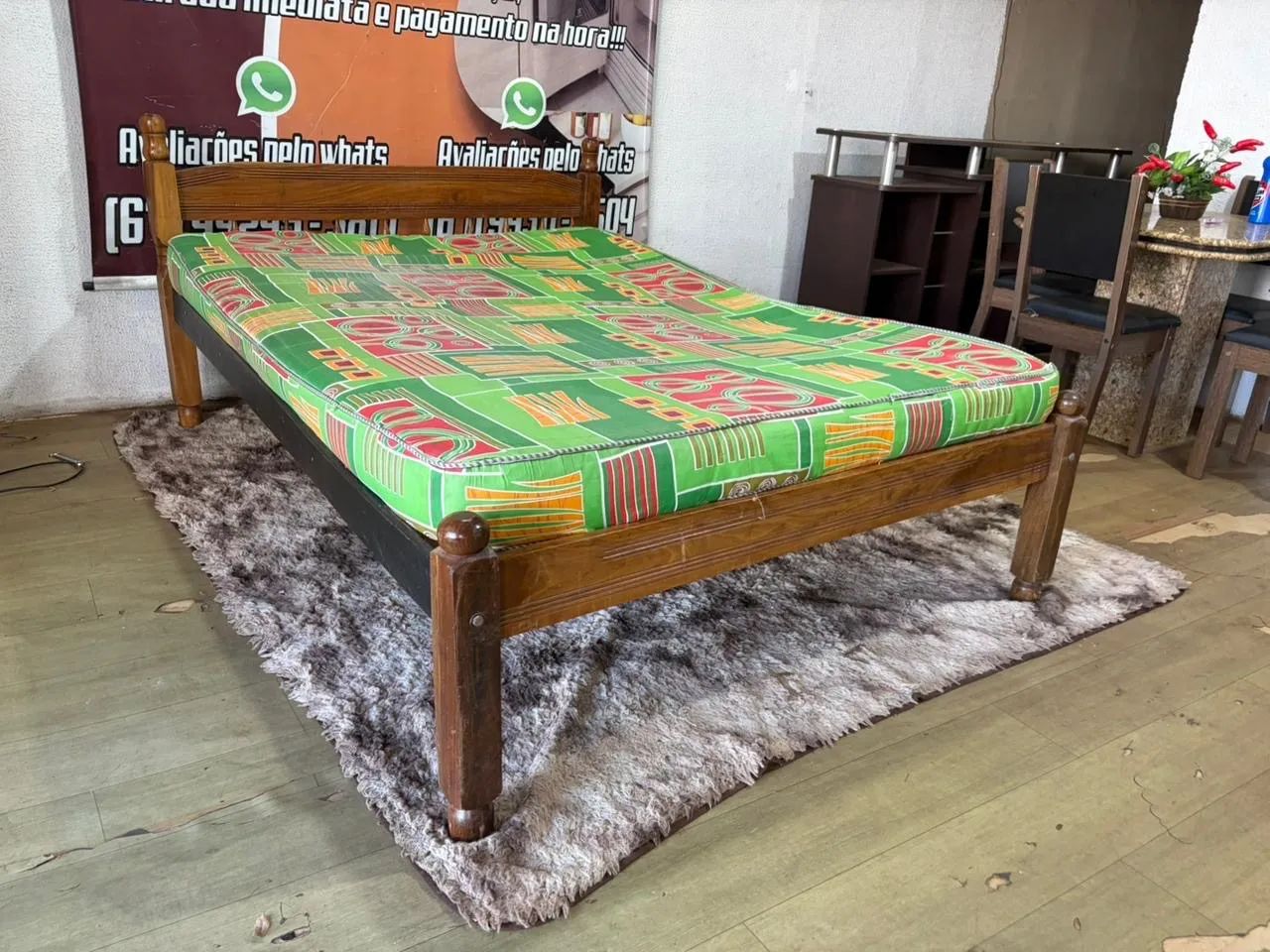 Cama de madeira com colchão (entrego) - Foto 4