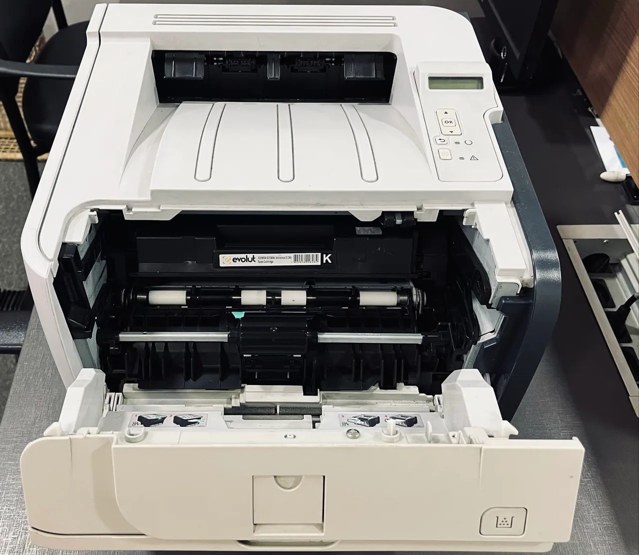 Impressora HP Laserjet P2055dn - Foto 2