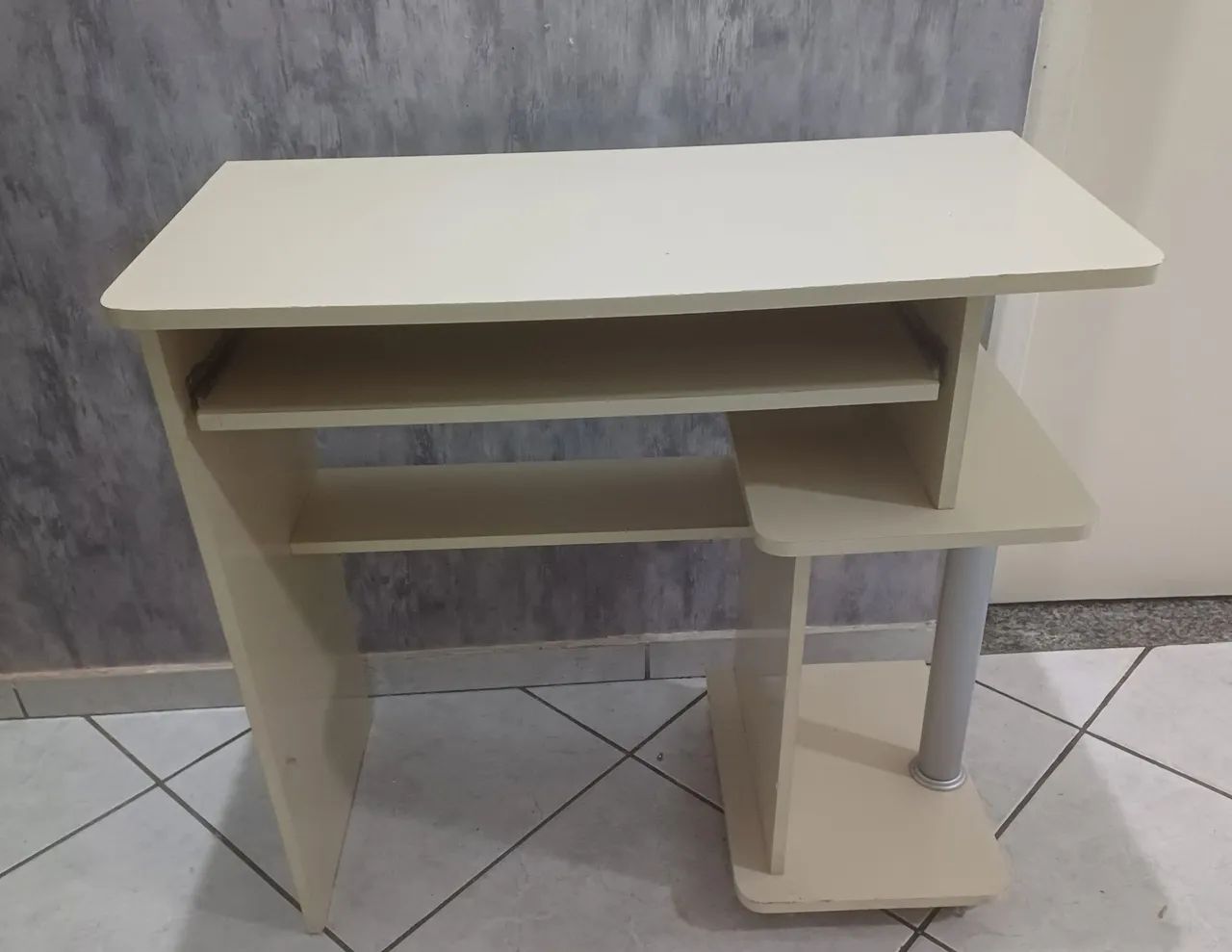 Mesa para escritório ou quarto