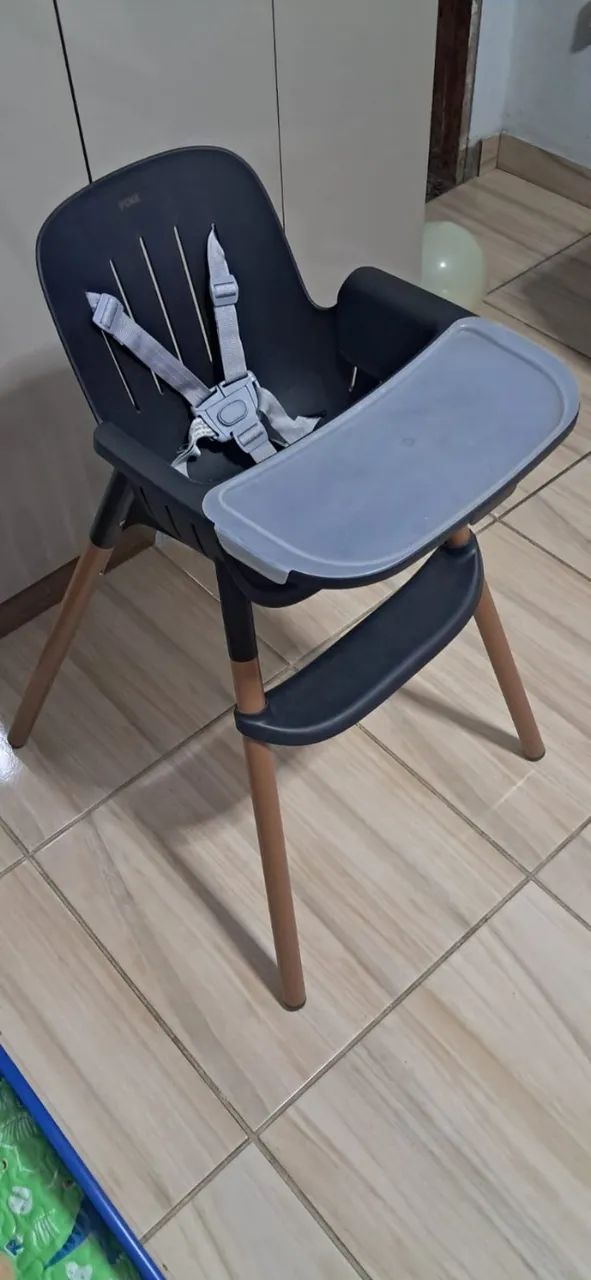 Cadeira de alimentação para Bebê e criança.