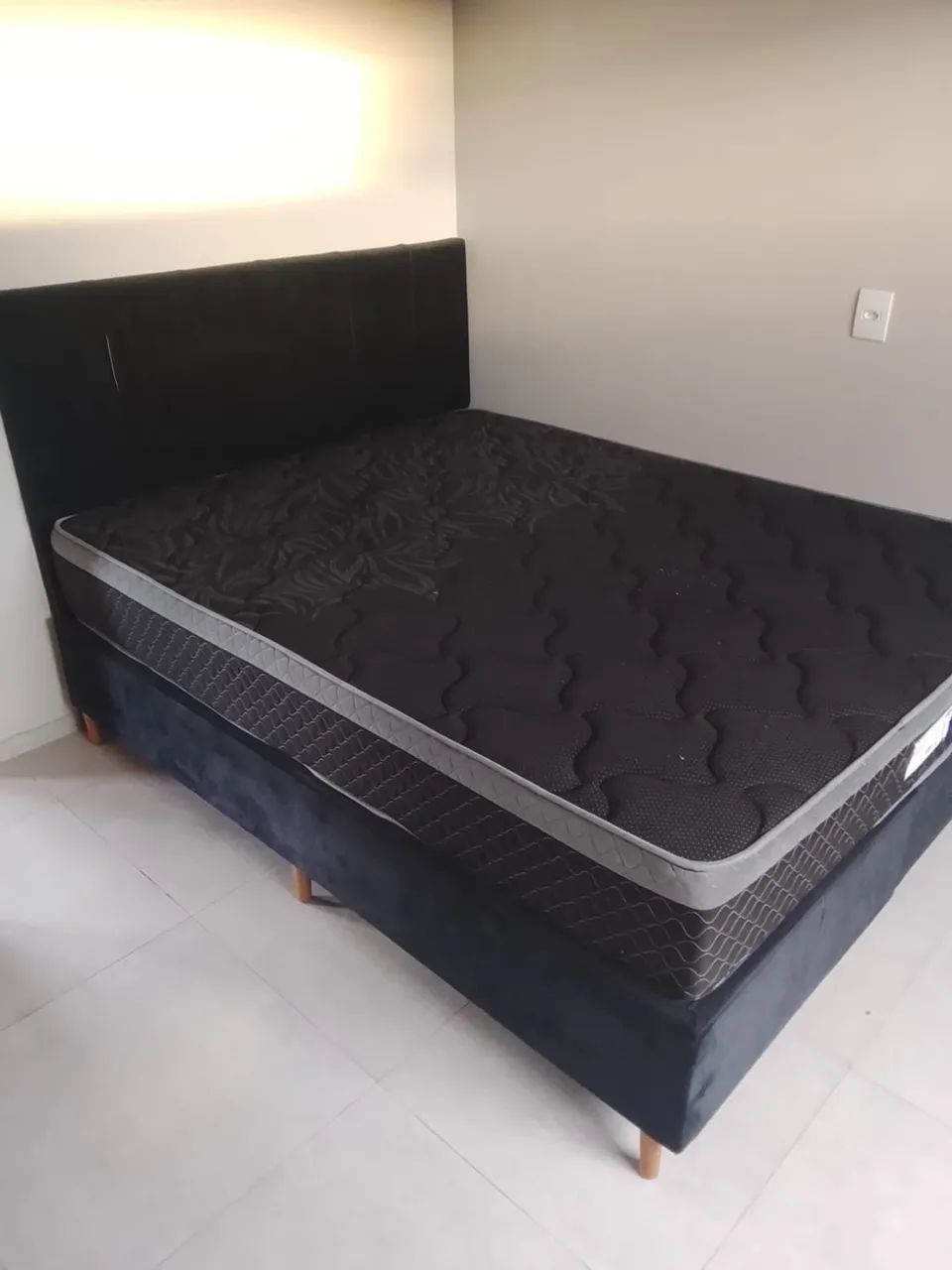 Cama cabeceira e colchão queen 