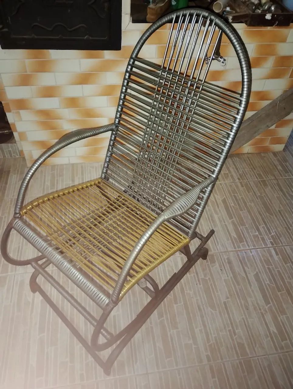 Vendo esta cadeira de balanço 
