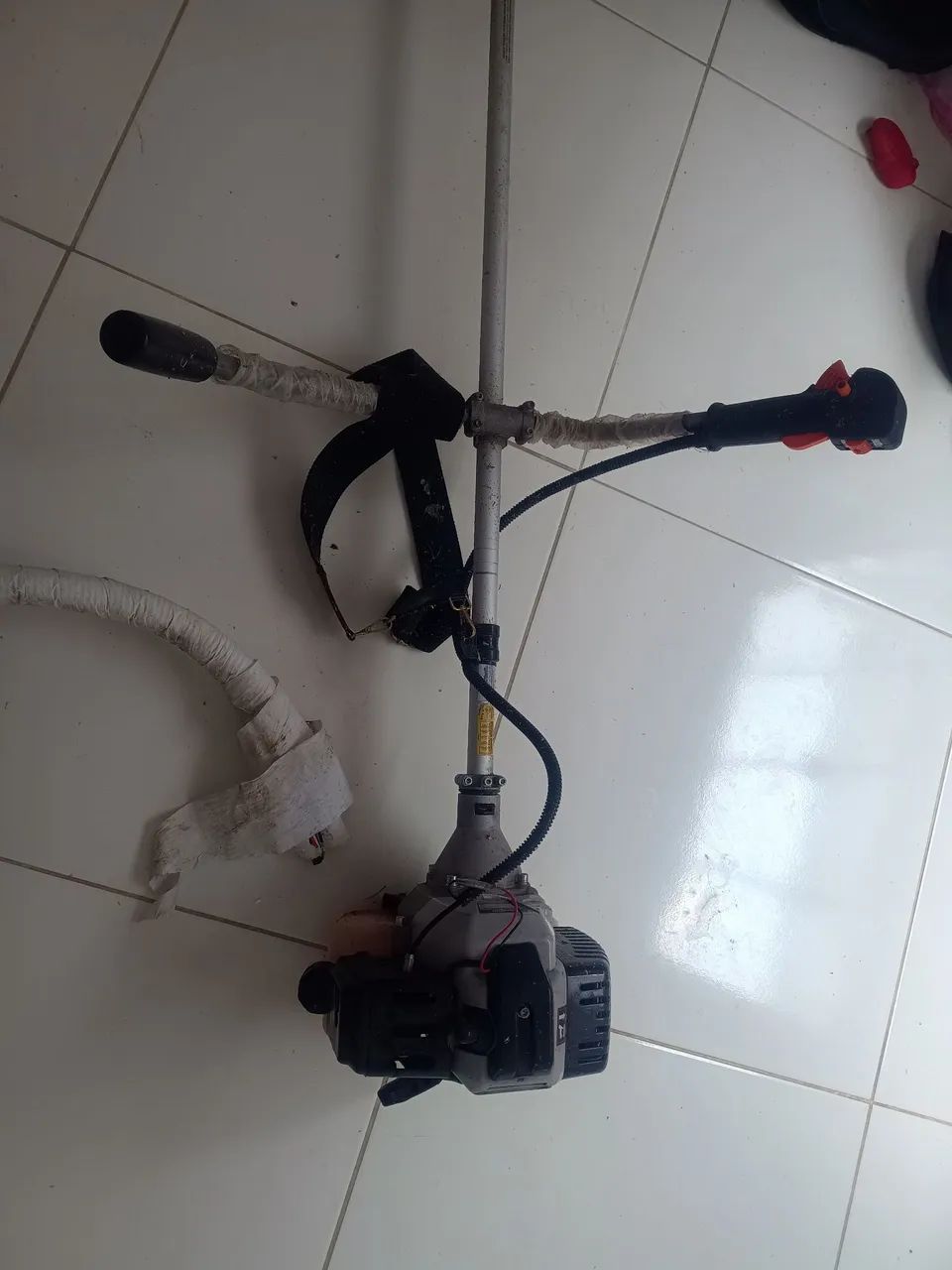 Roçadeira semi nova