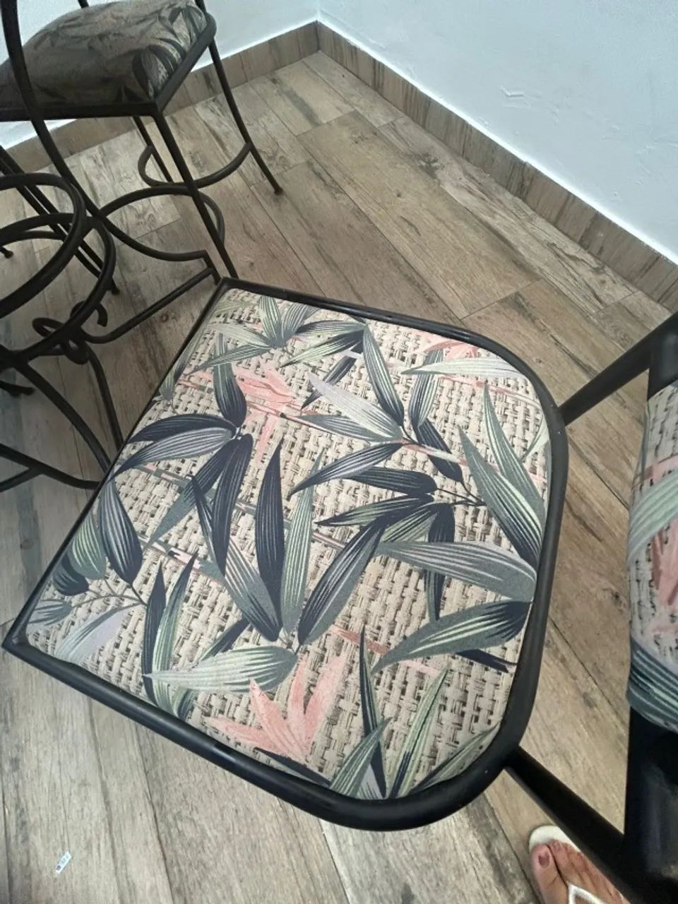 Mesa de Jantar redonda 4 cadeiras - Foto 2