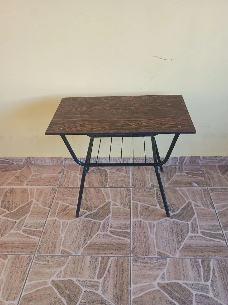 Mesinha de tv antiga  - Foto 2
