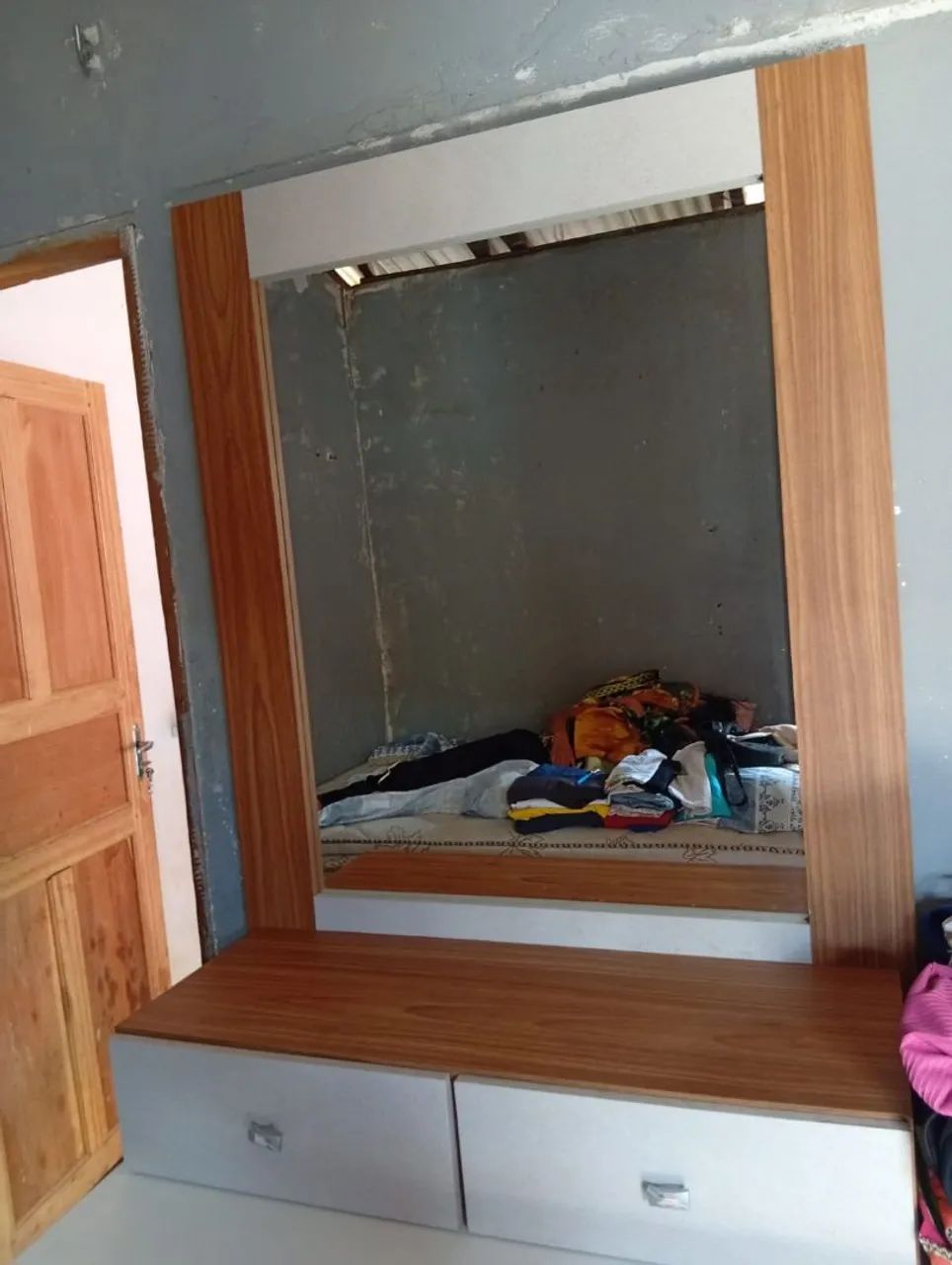 Vende-se penteadeira excelente para barbearia e também pra casa 