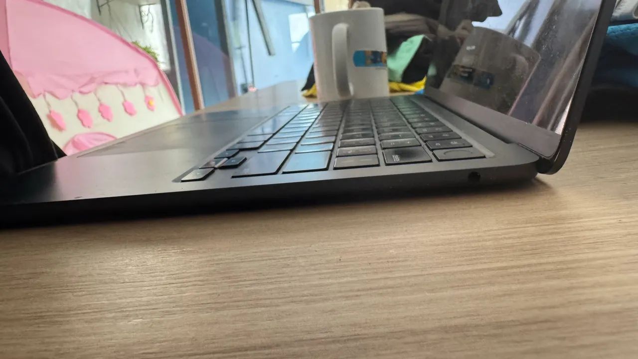 MacBook Air M2 (2022) - 256GB - Cor Meia-noite (Midnight