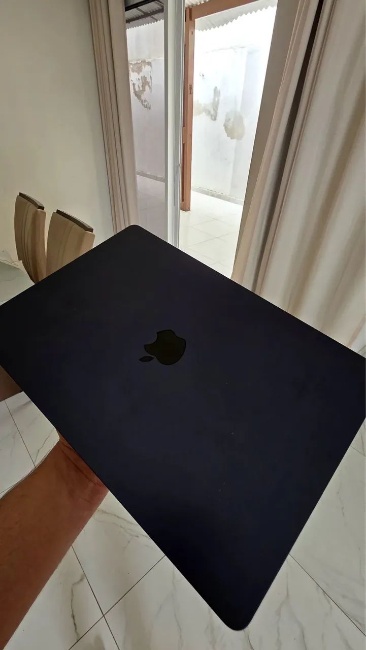 MacBook Air M2, modelo 2022 - Foto 2