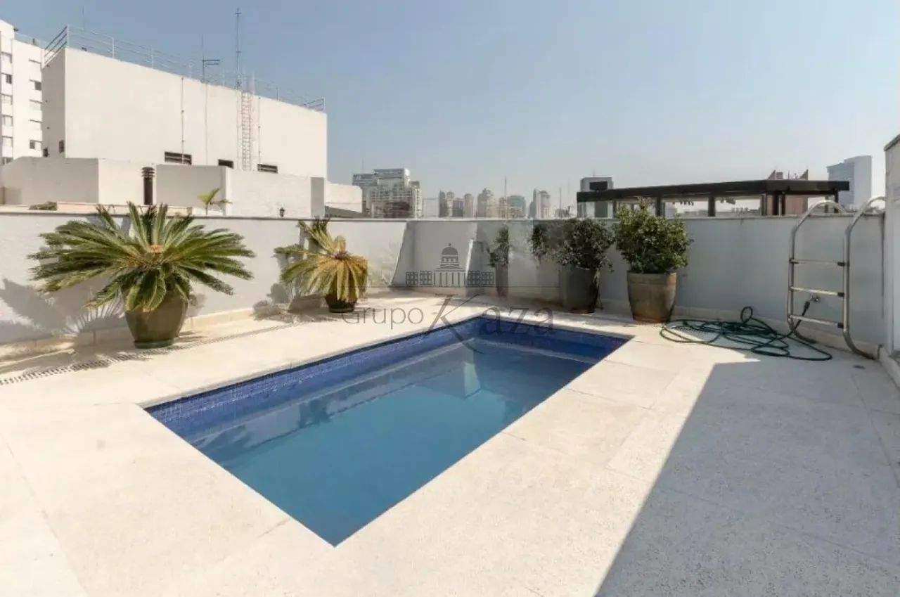 Cobertura Duplex - Granja Julieta - 4 Suítes - 380m².