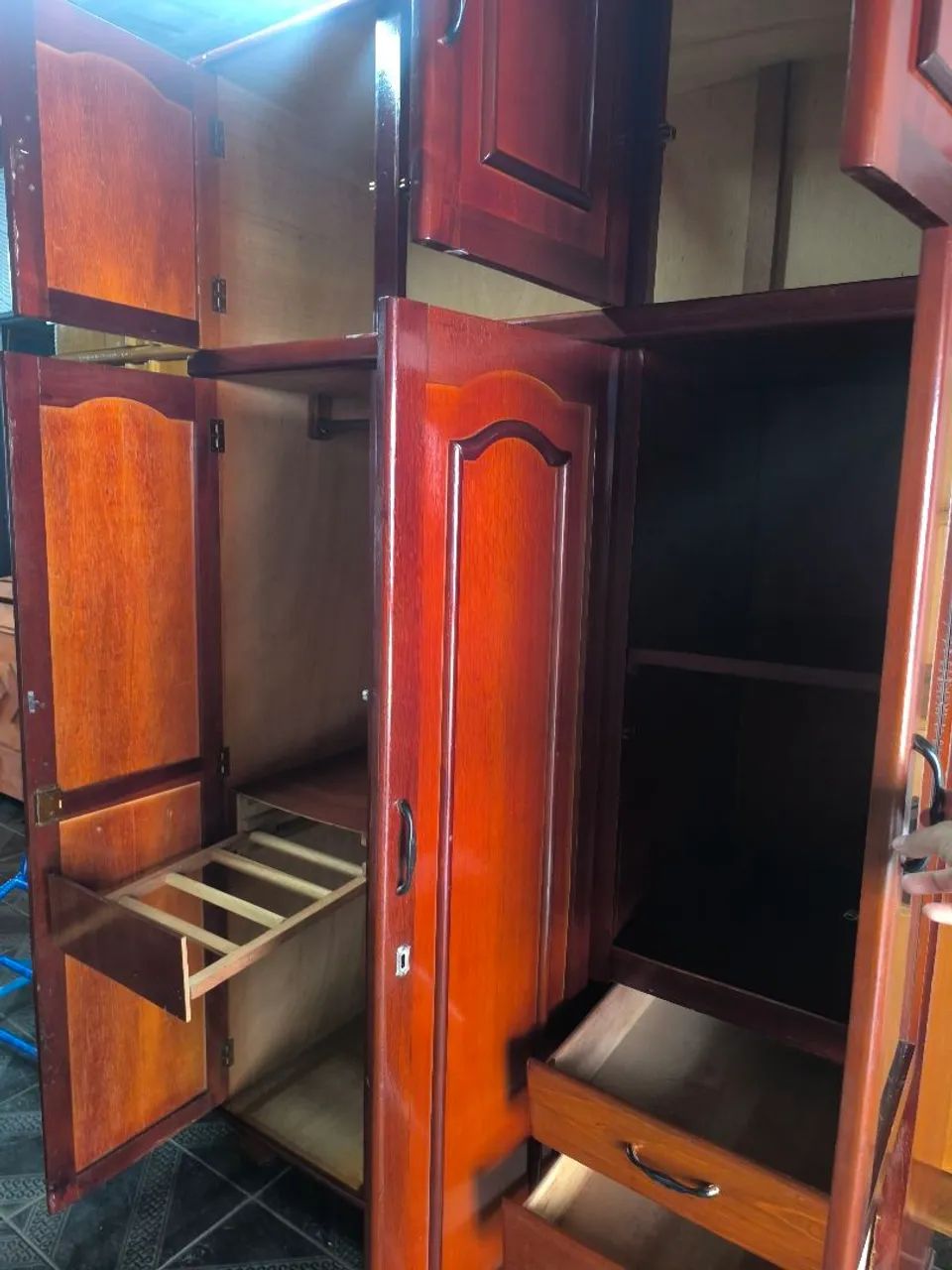 Guarda roupa de madeira - Foto 5