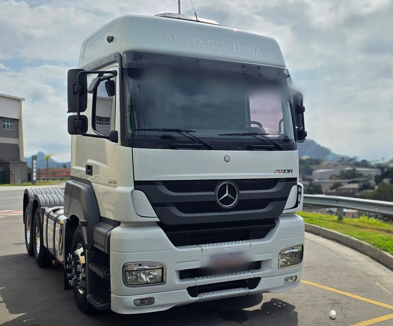 Axor 2541 6x4 branco  2019 