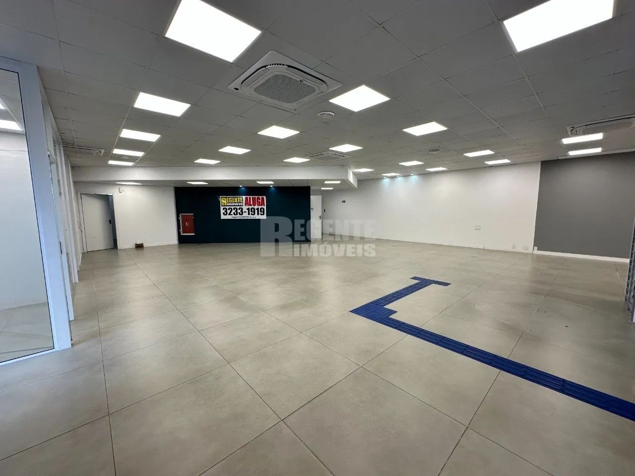 Excelente loja comercial para locação no bairro Trindade!