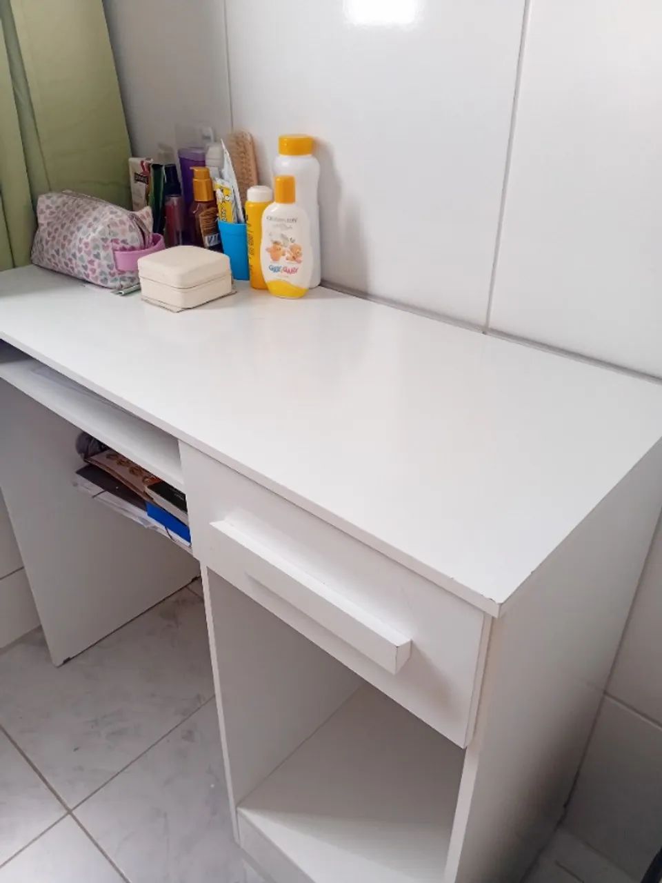 Mesa computador.  Mesa de apoio quarto.