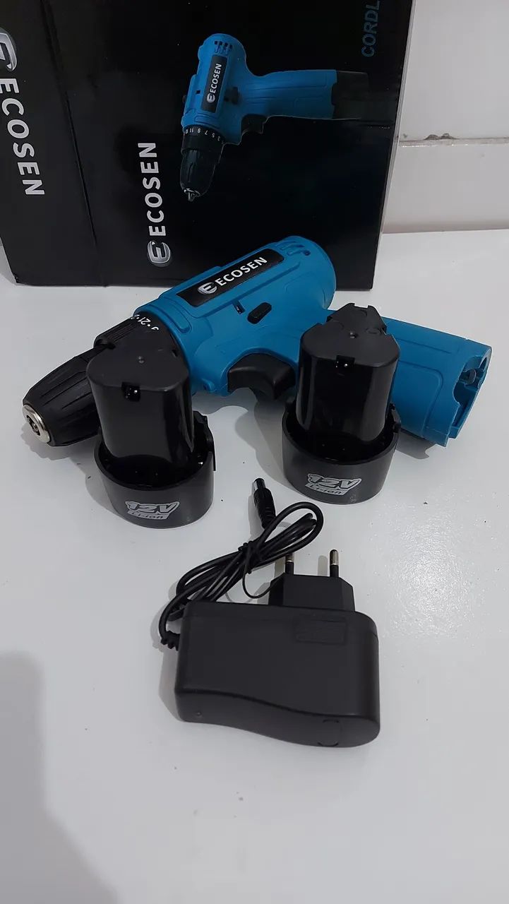 Parafusadeira e furadeira 2 baterias 12 VOLTS 