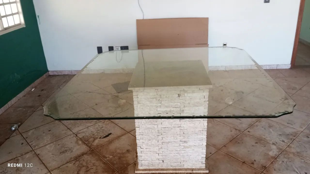 Mesa com tapão de vidro com base em mármore travertino  - Foto 2