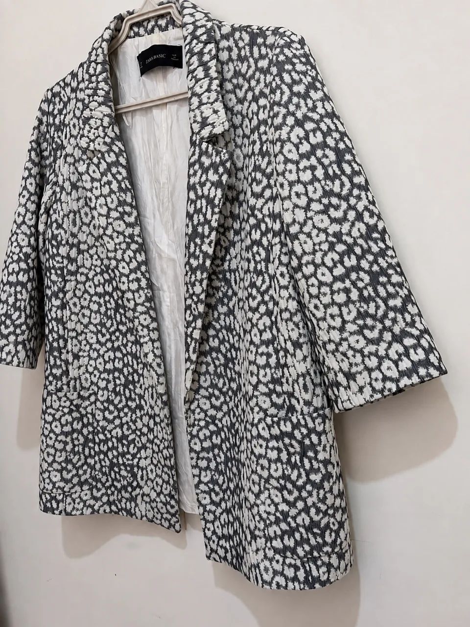 blazer zara estampado feminino m - Foto 2