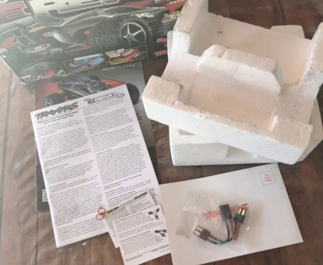 Caixa Original e revo 1/16 com manuais traxxas - Foto 4