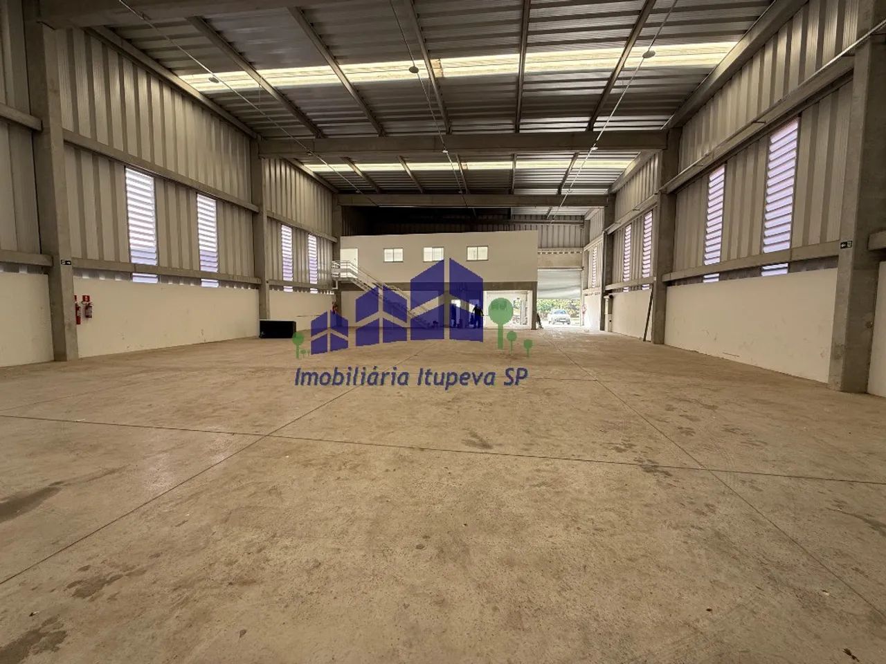 GALPAO INDUSTRIAL em CABREÚVA - SP, CENTRO (JACARÉ)