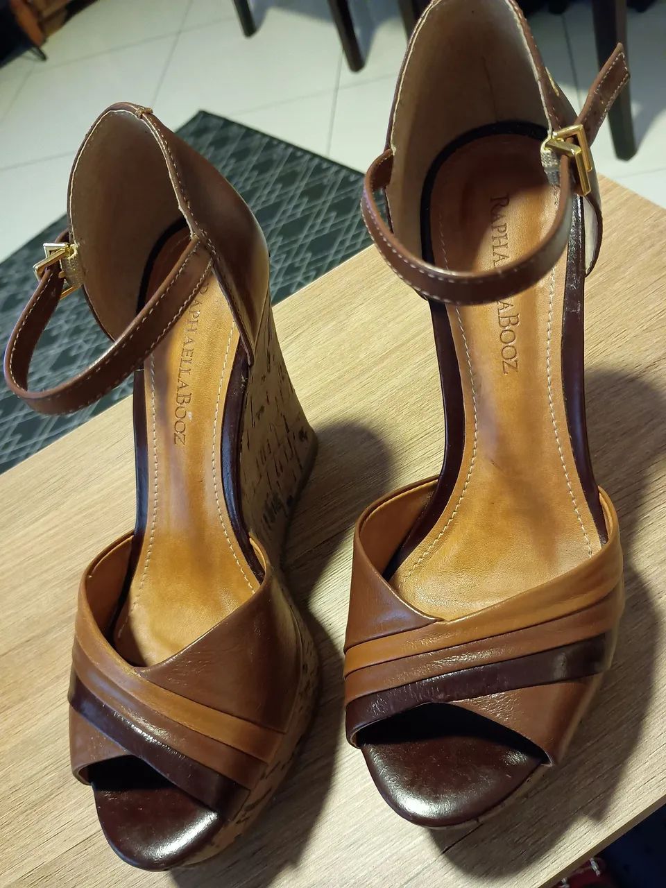 Sandália - RAPHAELLA BOOZ - Foto 2