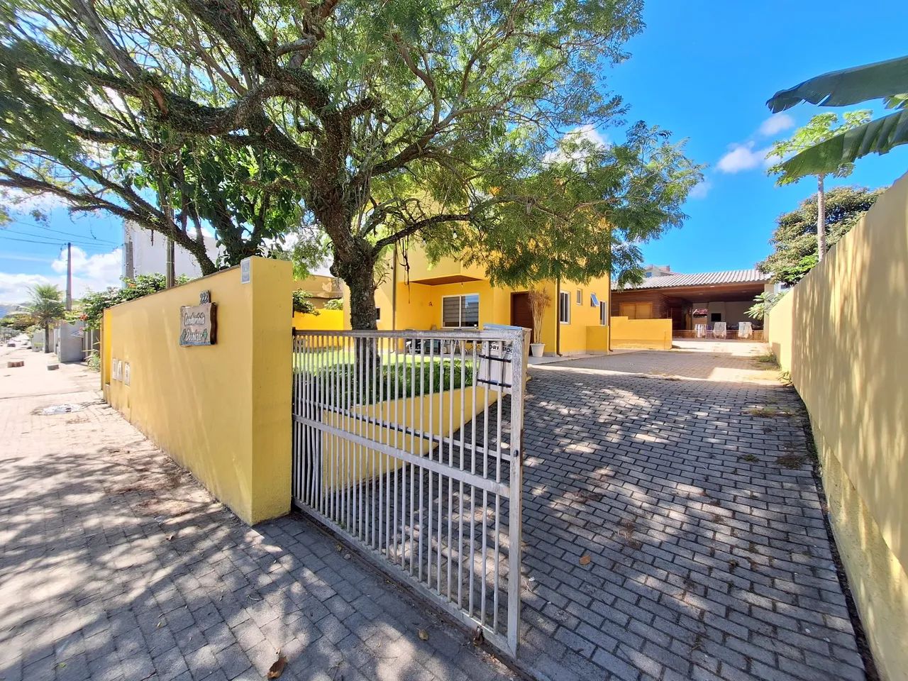 Casa 2 quartos, sendo 1 suíte com ar-condicionado, no Campeche | Aluguel anual