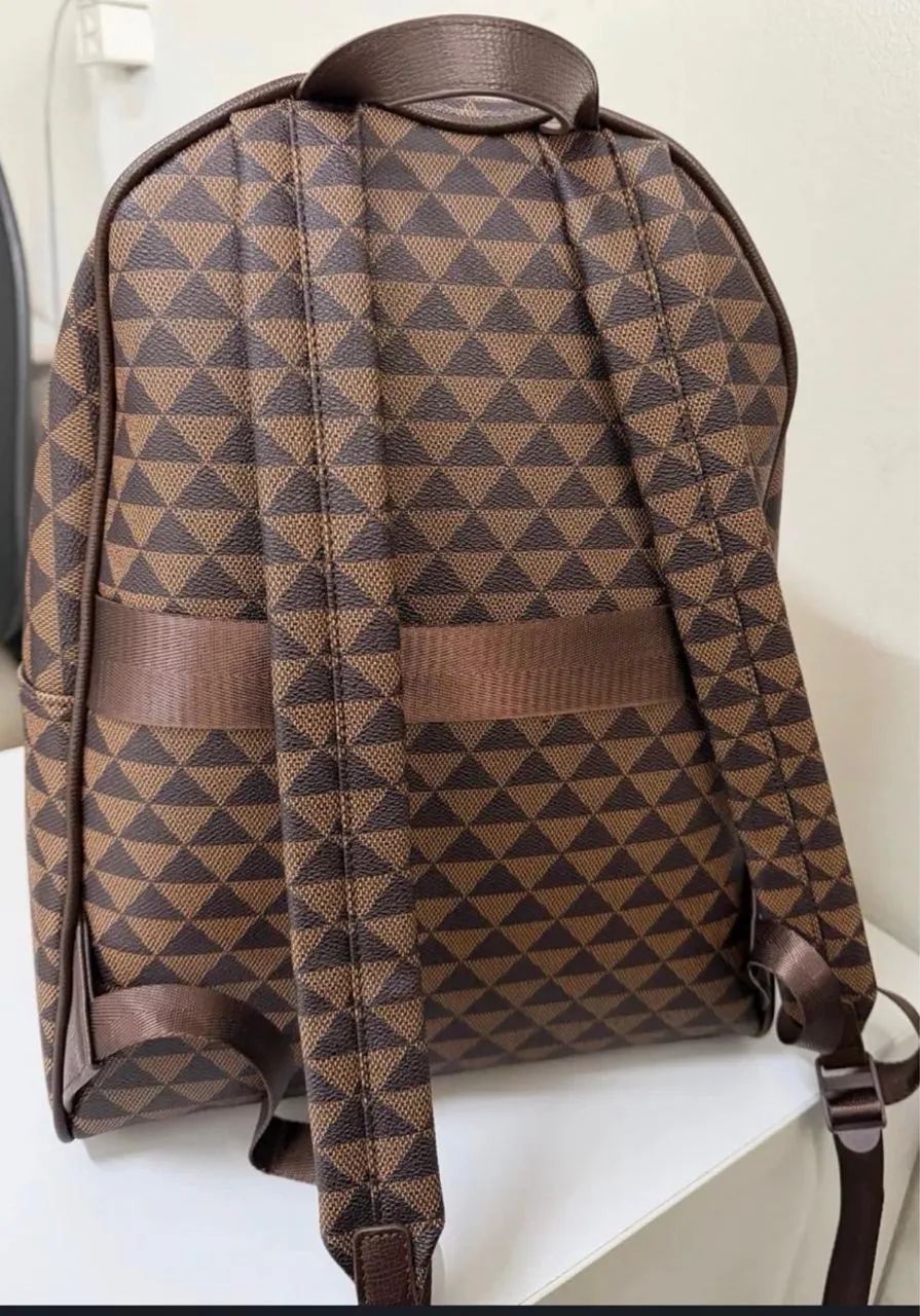 Mochila estampa triângulo  - Foto 3
