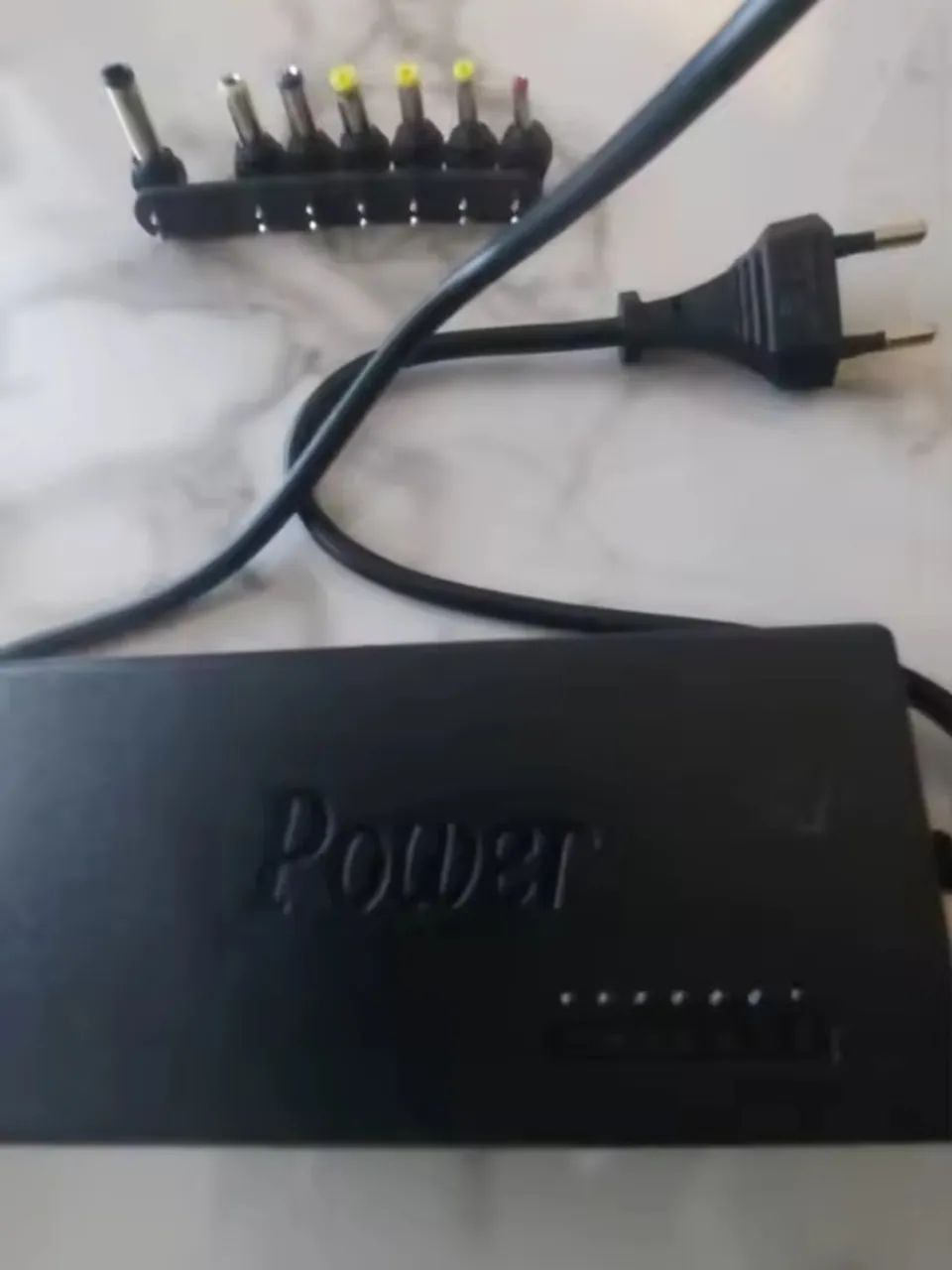 Fonte Universal para Notebook 96W Multiplugs - Foto 3
