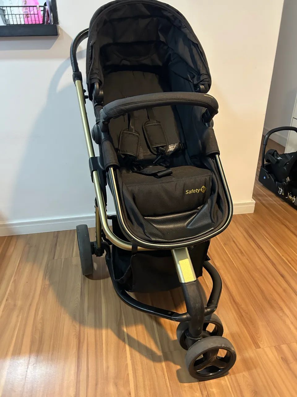 Carrinho Safety Mobi com bebê conforto e base  - Foto 4