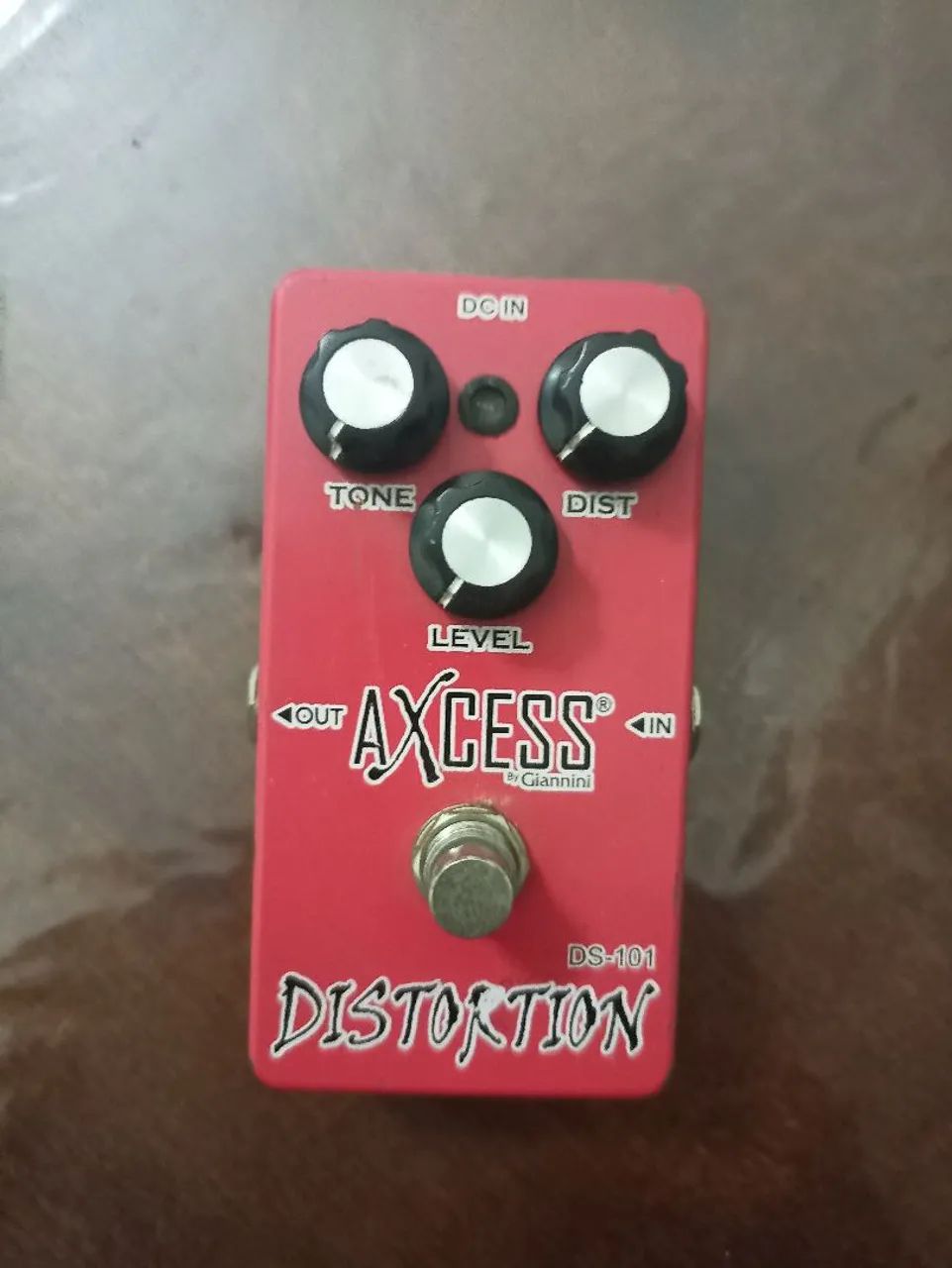 Pedais AXCESS DISTORTION e nux CH-3 CHORUS - Foto 2