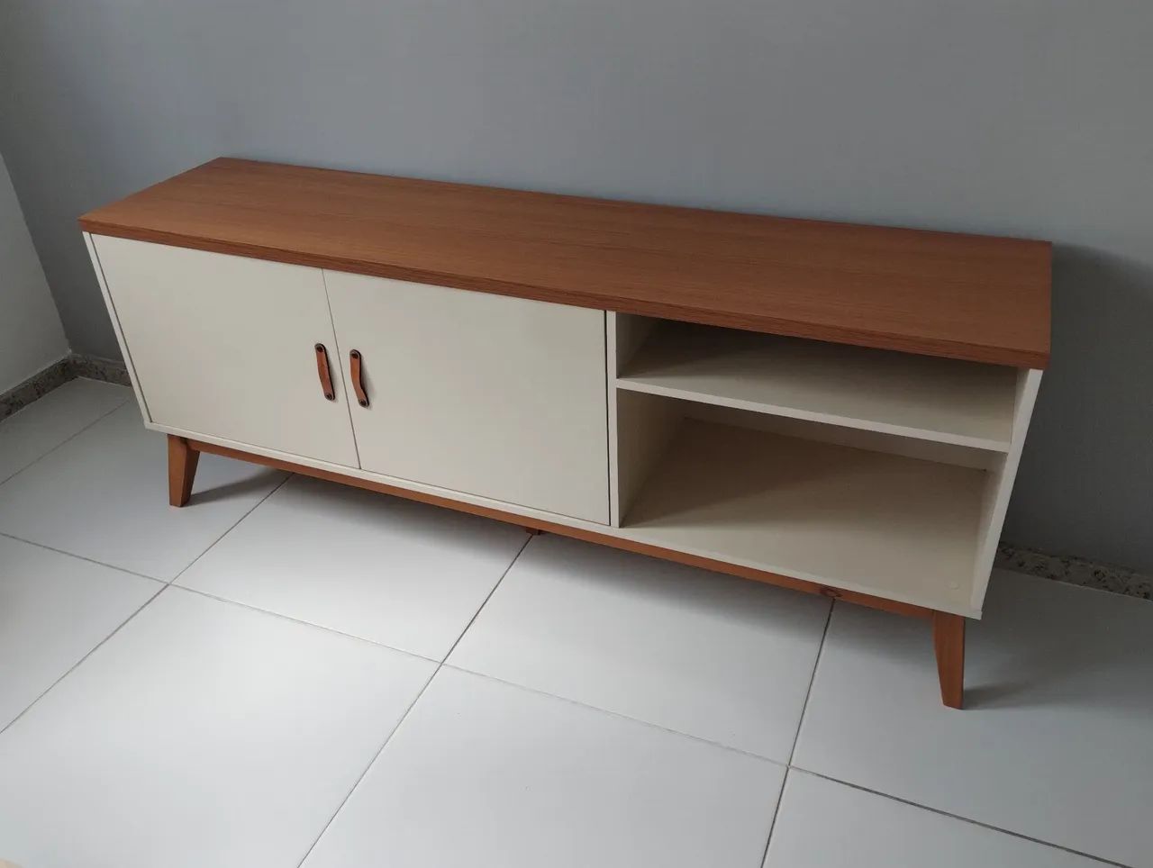 Rack moderno EDN EMem MDF/MDP com Pés de Madeira Maciça Oportunidade! - Foto 5