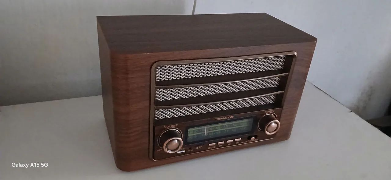 Radio modelo antigo 