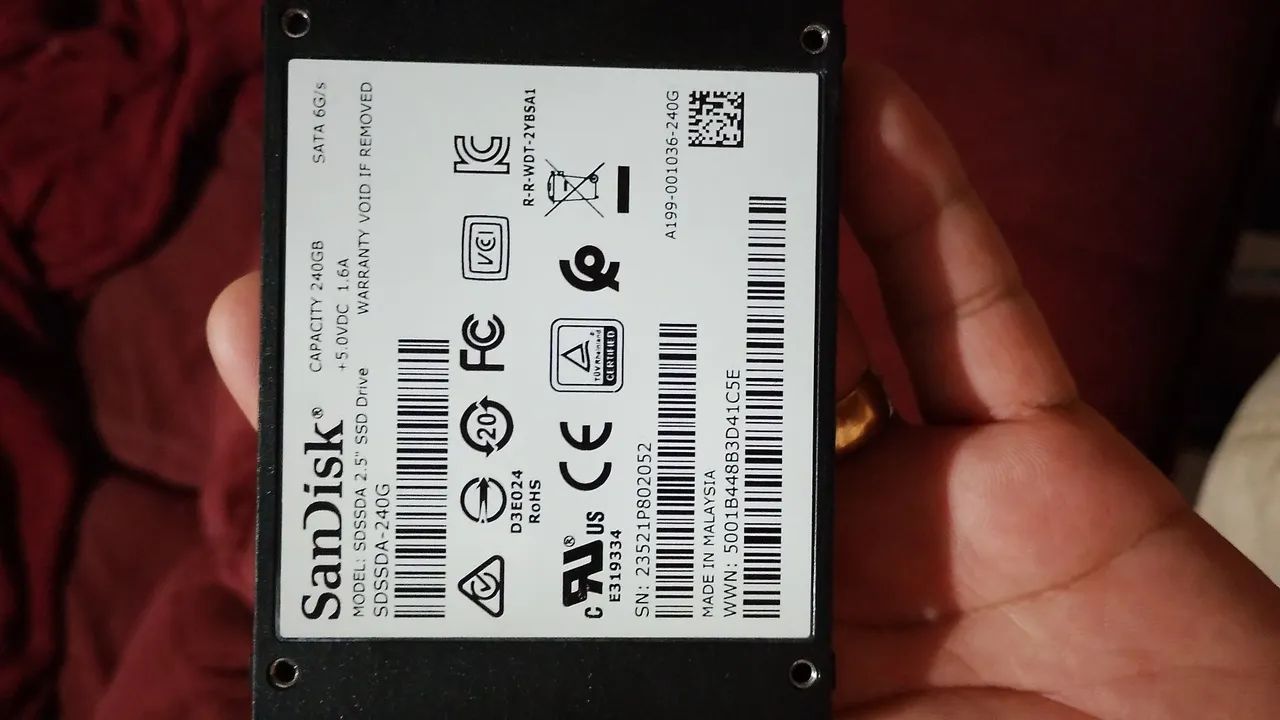 SSD sata SanDisk 240 gigas excelente 