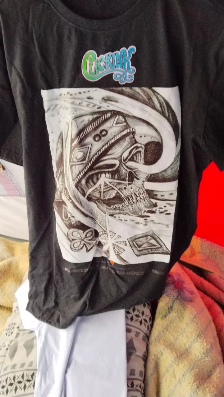 Camiseta exclusiva com cópia de desenho estampa. - Foto 2