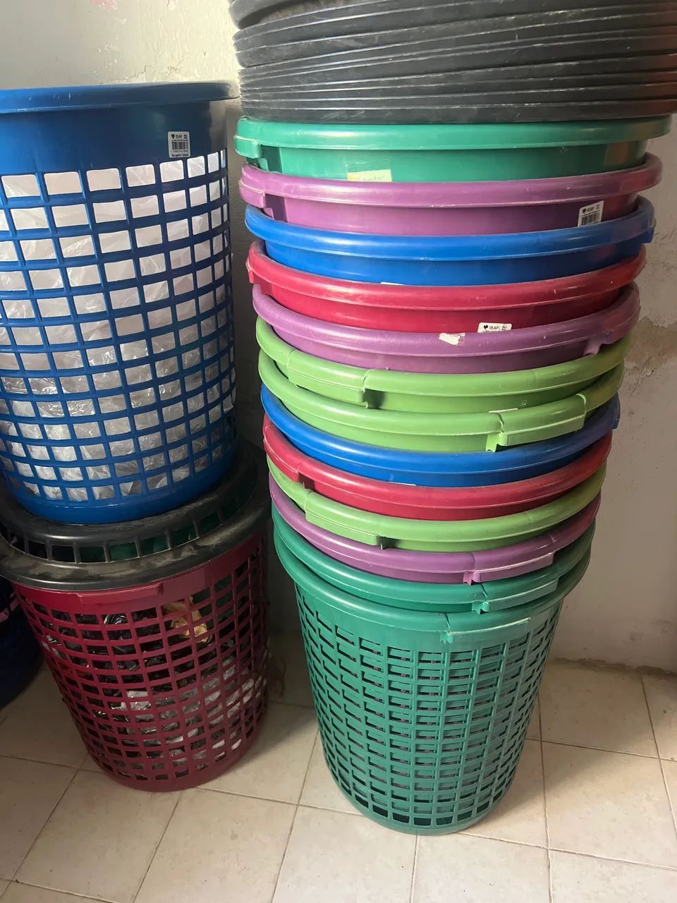 Cesto de roupa plástico 60 litros