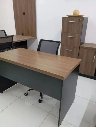 Mesas de Escritorio e Móveis de Escritório - Entrega Imediata