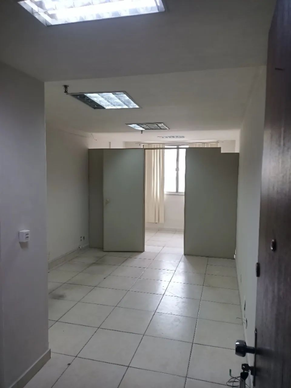 Alugo ampla sala centro/Nova Iguaçu 