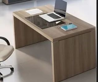 cadeiras ,mesa e quadro para sala de aula.