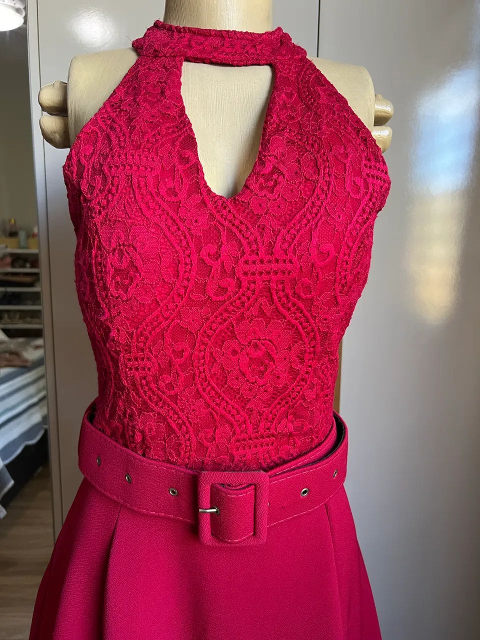 Vestido vermelho com cinto - Bazar - Foto 2