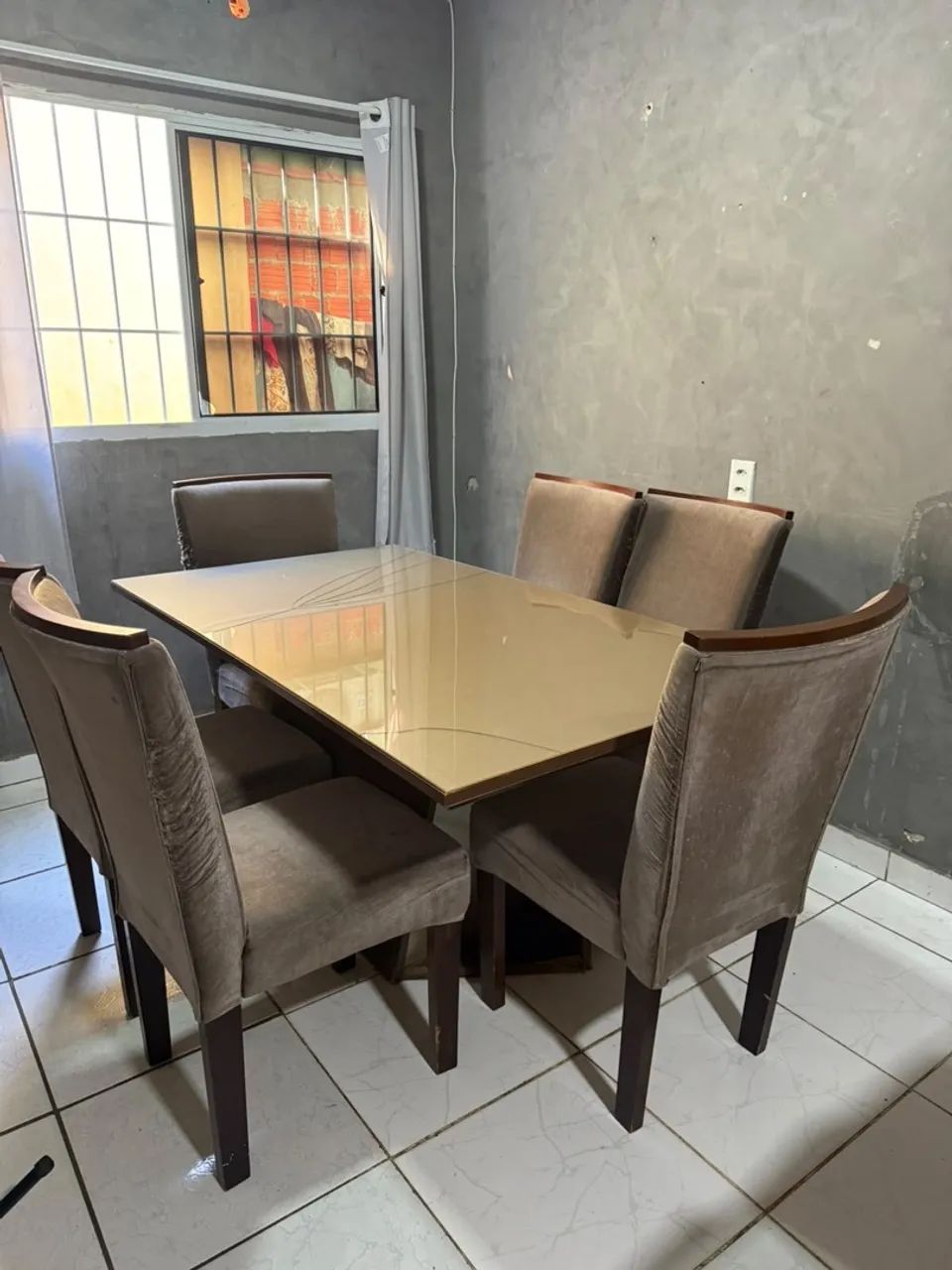 Vendo mesa de 6 lugares 