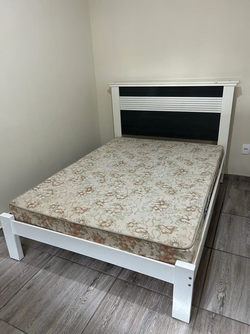 cama de casal com colchão - Foto 2