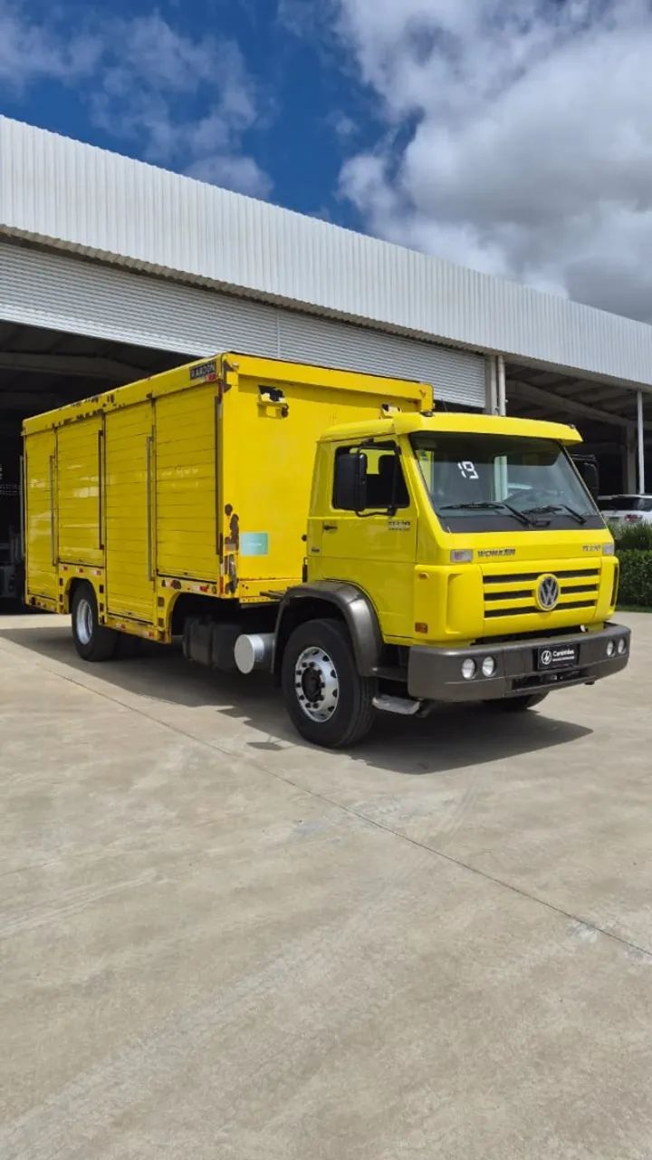 VW Worker 17.230 - 2019 - Baú de Bebida - Foto 3