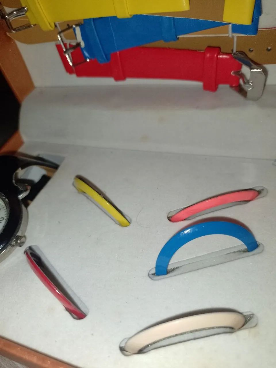 Relógio Barbie Infantil com Pulseiras para Trocar + Caixa - Foto 4