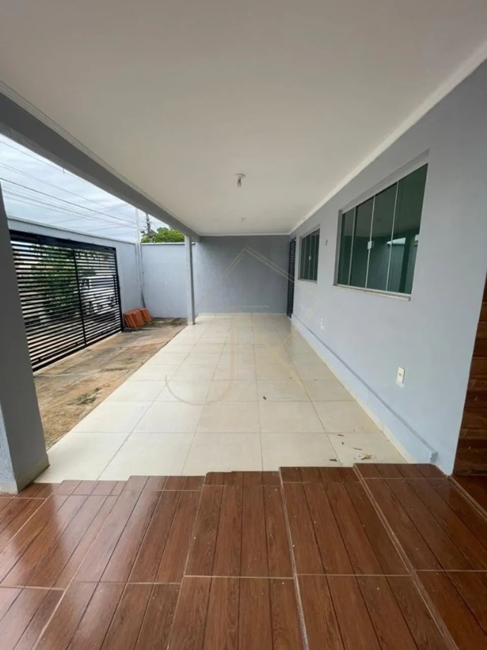 Alugo  CASA 3 QUARTOS  | QUADRA 604 SUL 