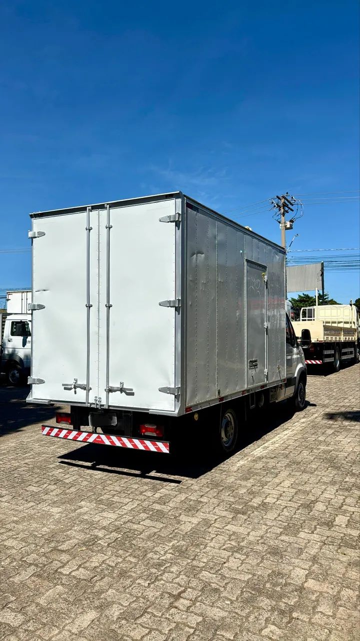 IVECO BAÚ 35S14 ANO 2018