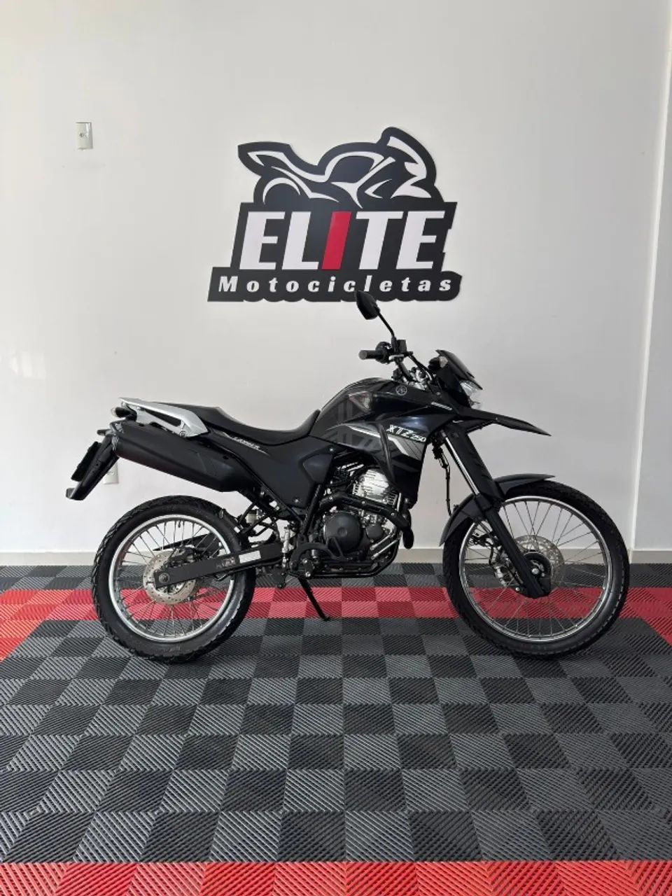 XTZ 250 Lander 2021 Preta 