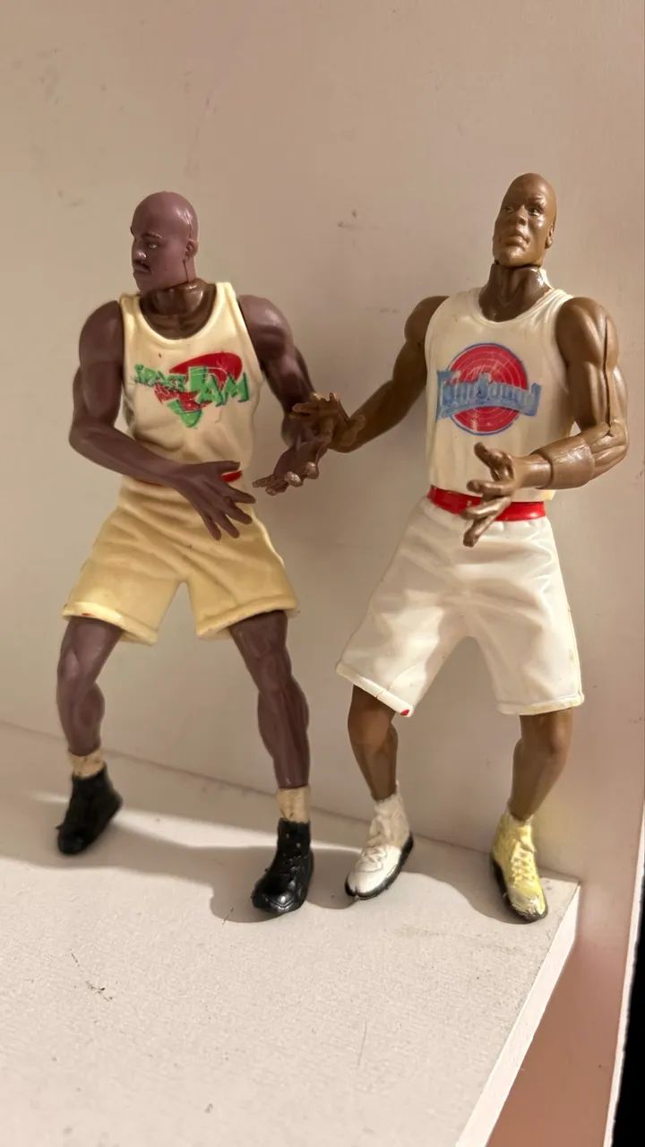 Michael Jordan e Charles Barkley Space Jam - Brinquedos e Jogos