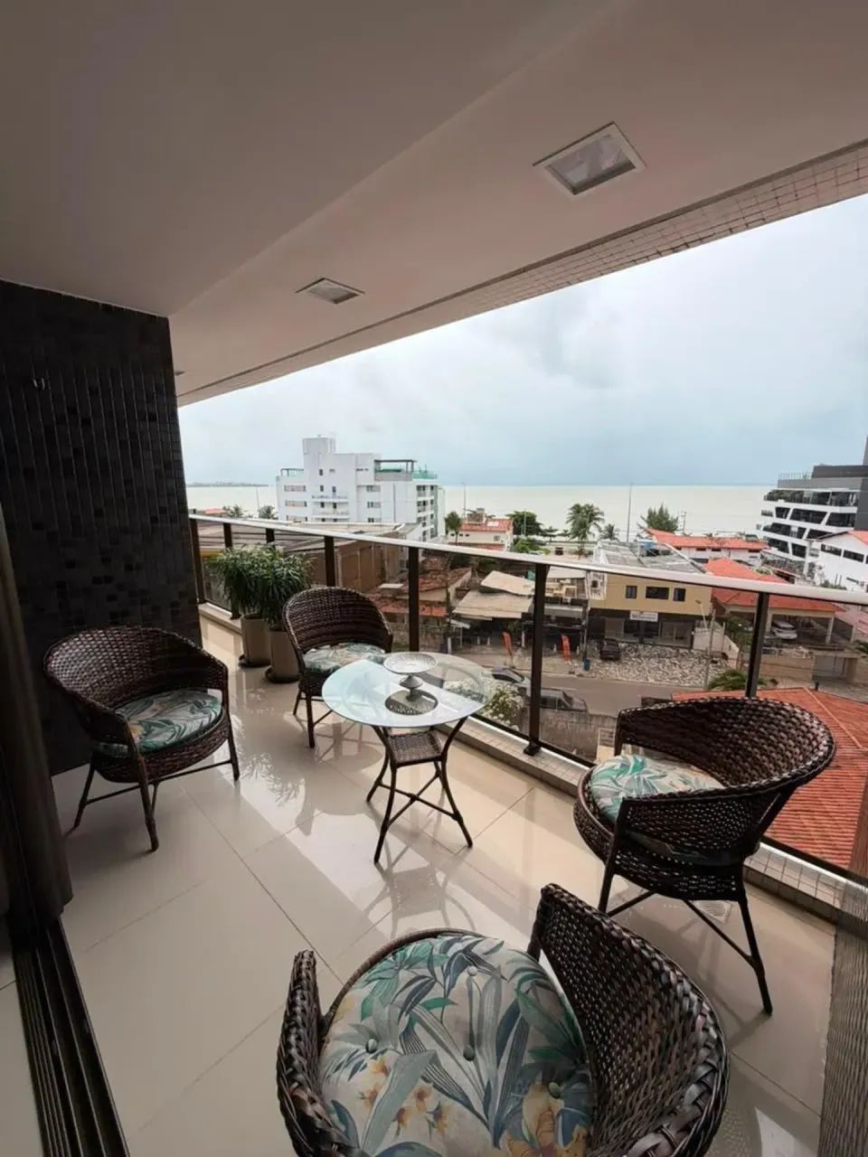 Apartamento no Bessa de 4 quartos a poucos passos do mar
