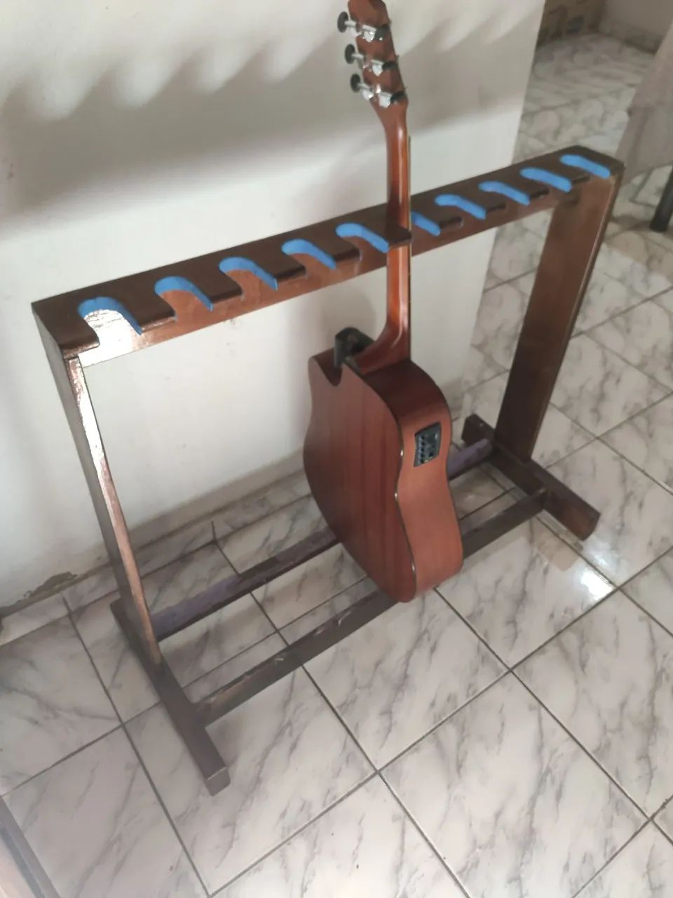 Estantes de instrumentos. - Foto 2