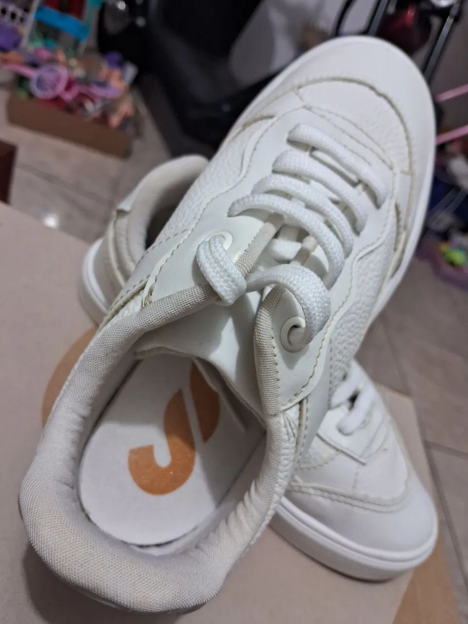 Tênis  casual branco da marca sonho dos pés  - Foto 5