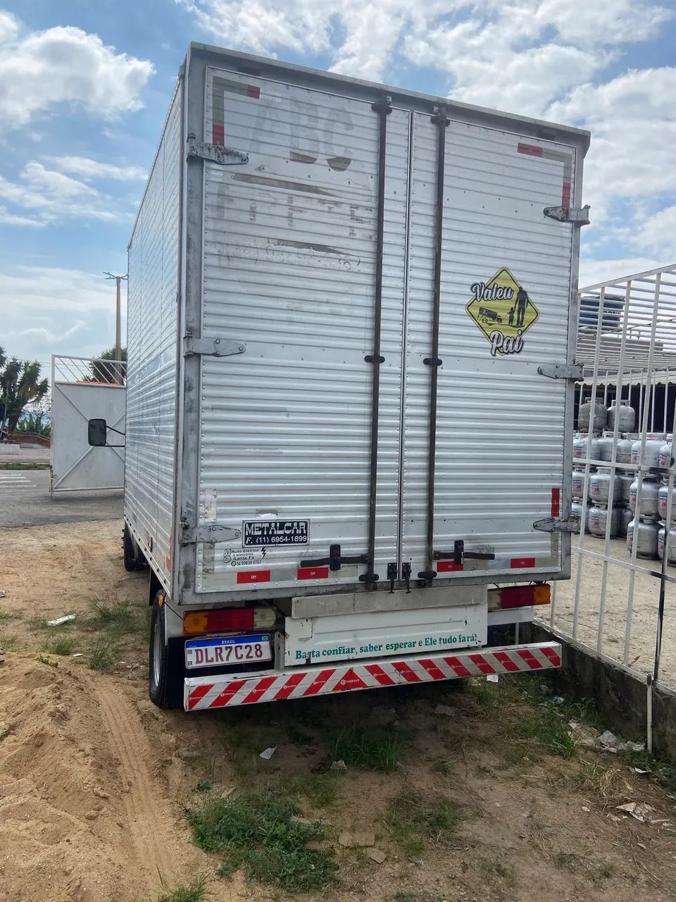 Vende caminhão baú - Foto 3